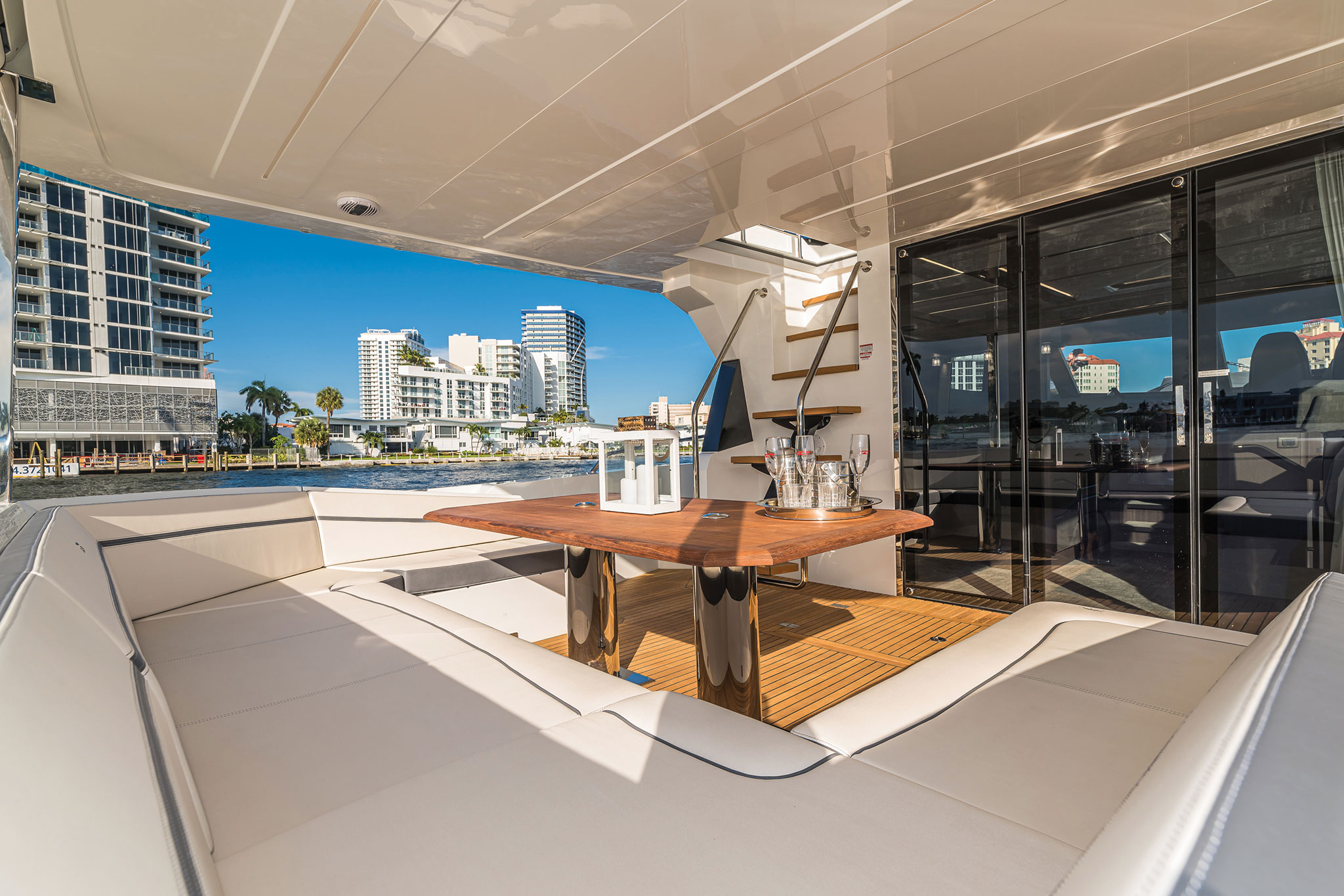 Galeon-680-Fly-gal-34-yachts-france-174